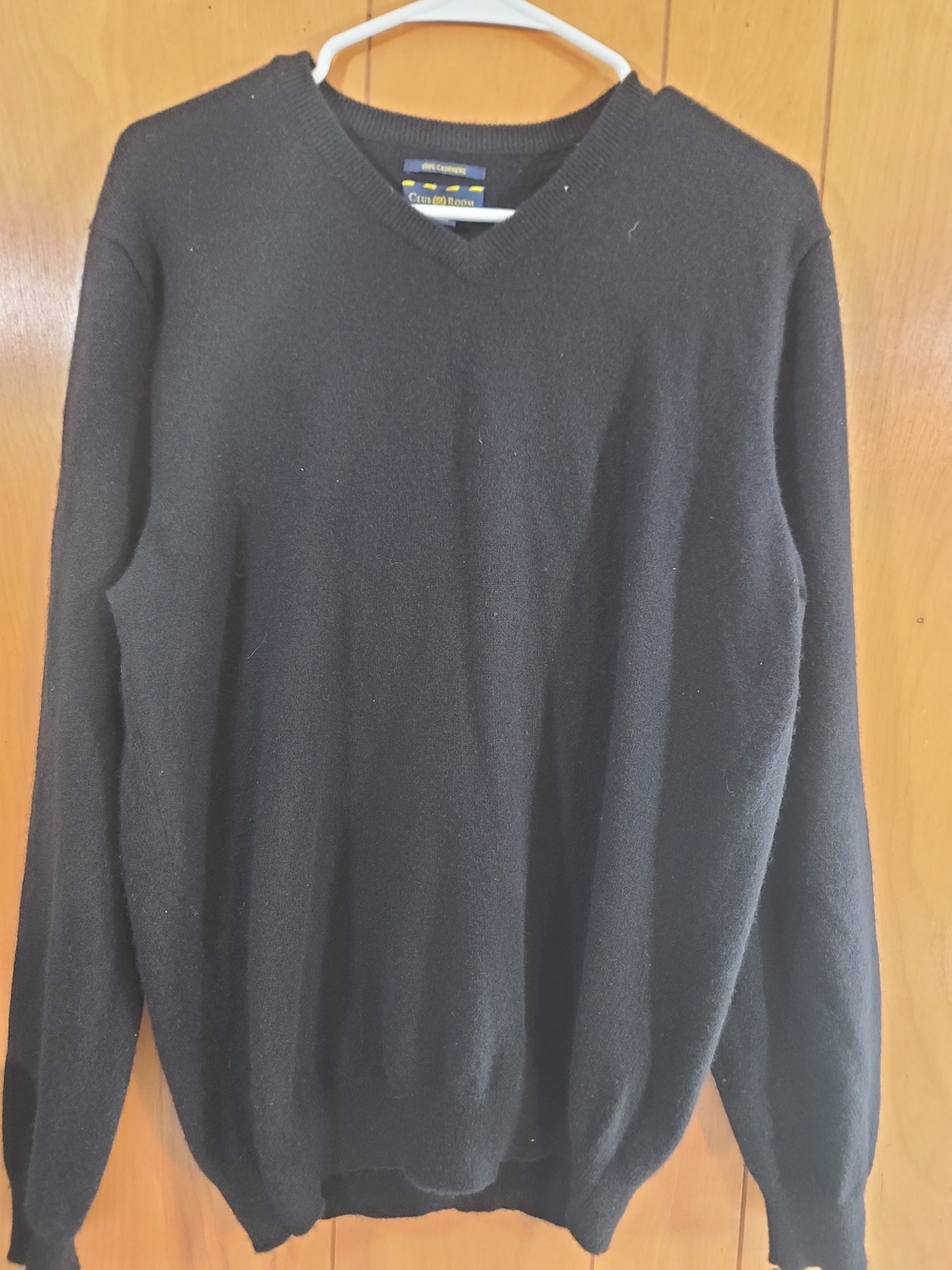 Club Room Men V-Neck Sweater in Black